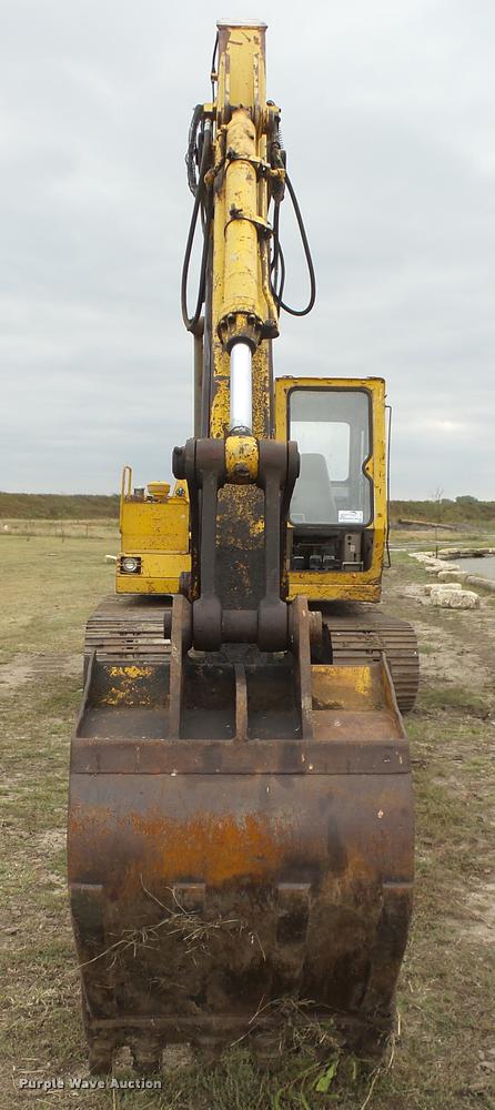 image for item L3257 1985 John Deere 490 excavator