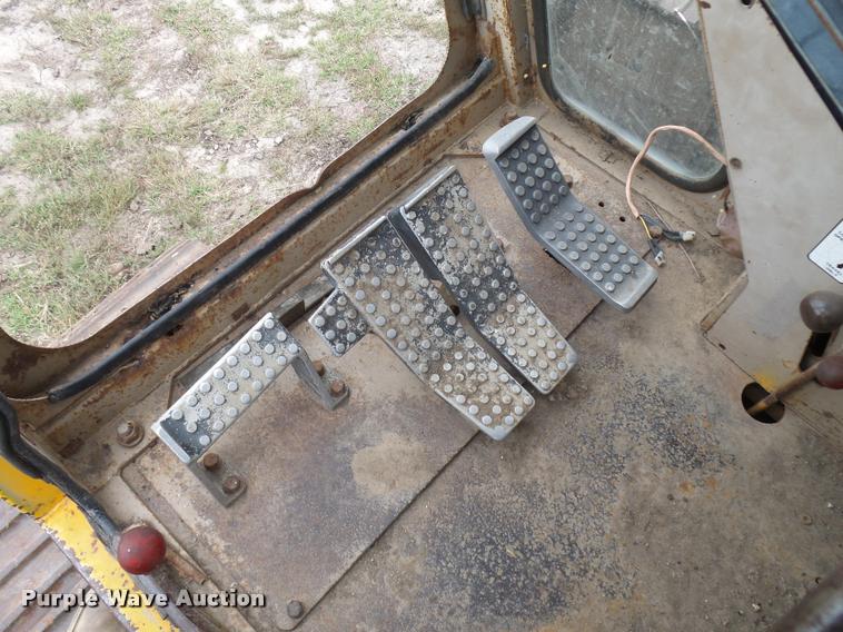 image for item L3257 1985 John Deere 490 excavator