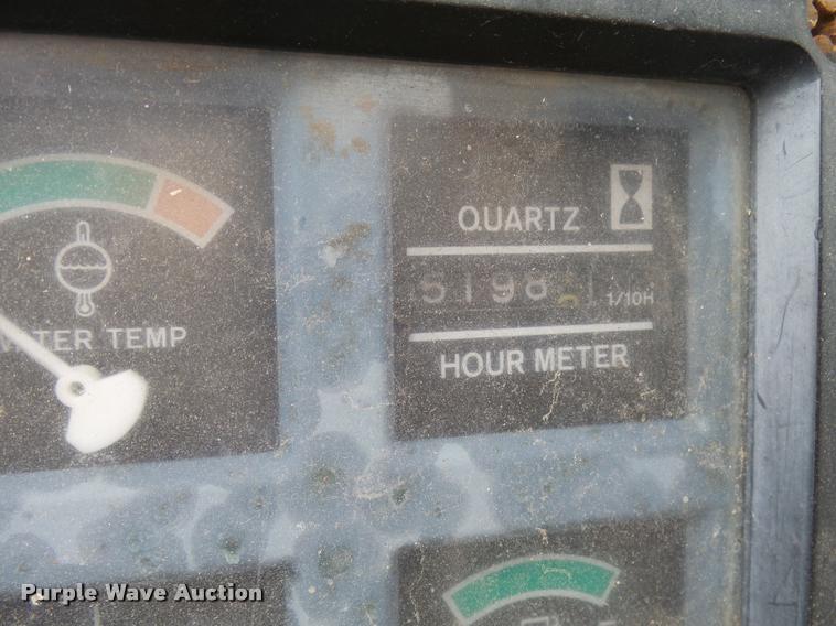 image for item L3257 1985 John Deere 490 excavator