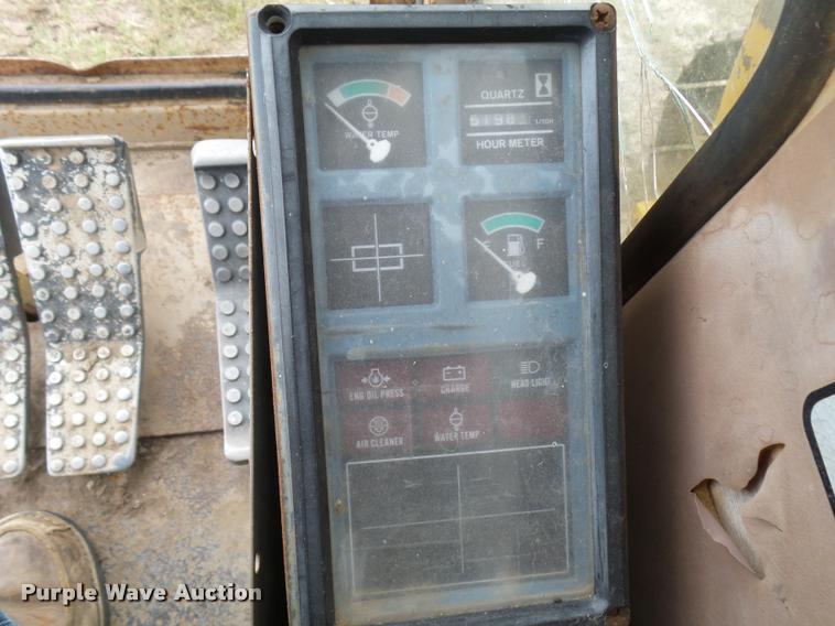 image for item L3257 1985 John Deere 490 excavator