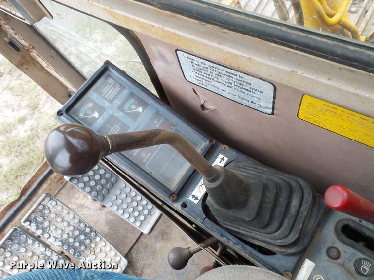 image for item L3257 1985 John Deere 490 excavator