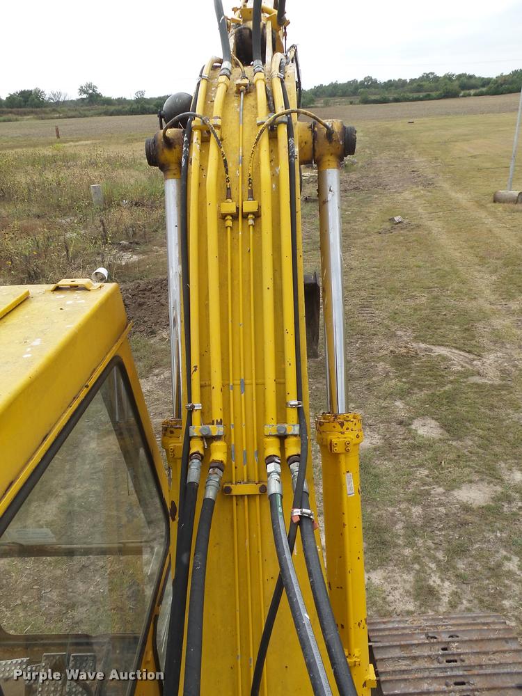 image for item L3257 1985 John Deere 490 excavator