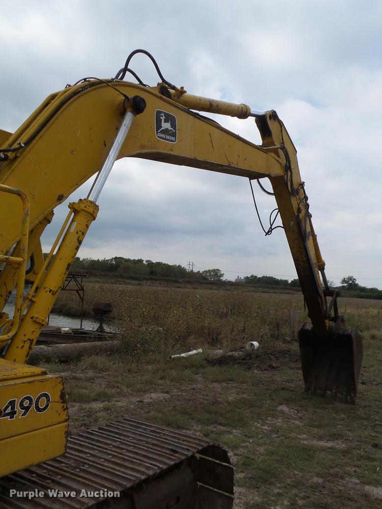 image for item L3257 1985 John Deere 490 excavator