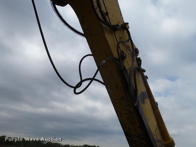 image for item L3257 1985 John Deere 490 excavator