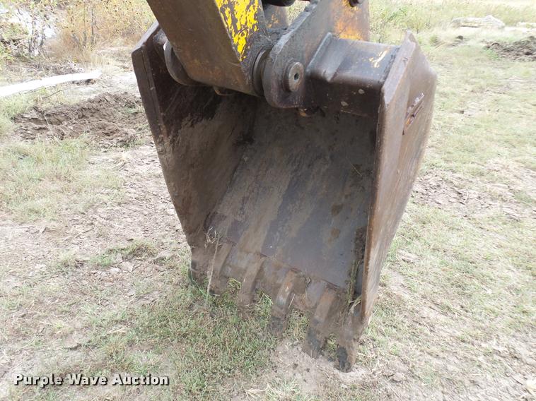 image for item L3257 1985 John Deere 490 excavator