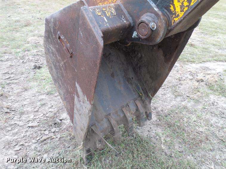 image for item L3257 1985 John Deere 490 excavator