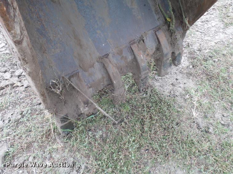 image for item L3257 1985 John Deere 490 excavator