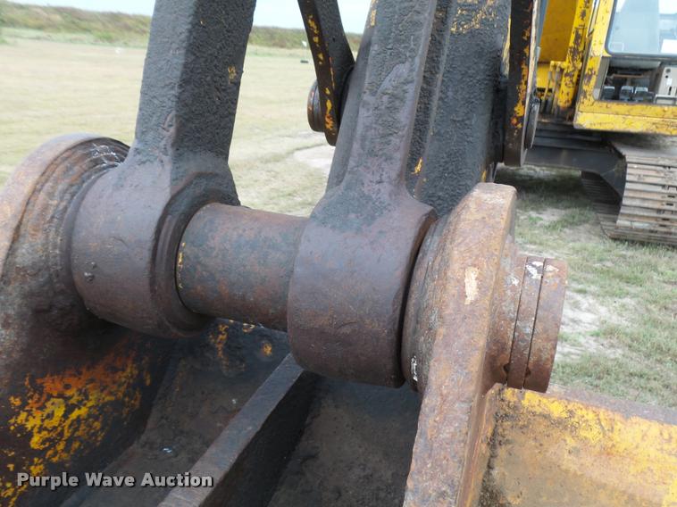 image for item L3257 1985 John Deere 490 excavator