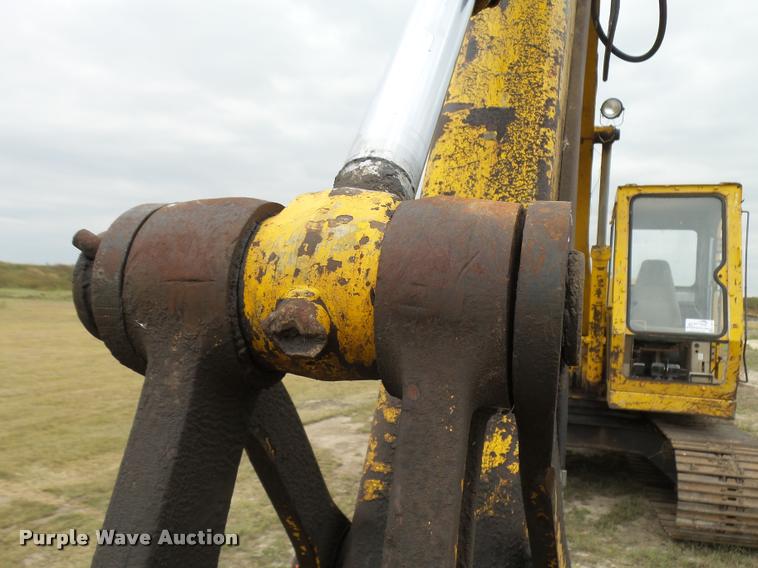 image for item L3257 1985 John Deere 490 excavator