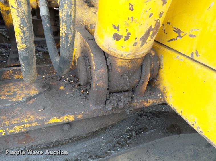 image for item L3257 1985 John Deere 490 excavator