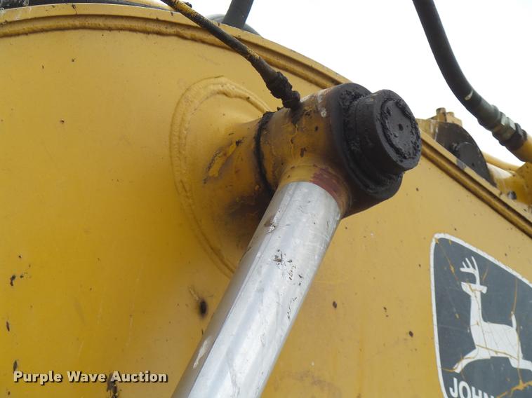 image for item L3257 1985 John Deere 490 excavator