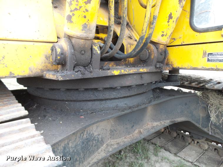 image for item L3257 1985 John Deere 490 excavator