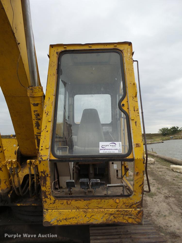 image for item L3257 1985 John Deere 490 excavator