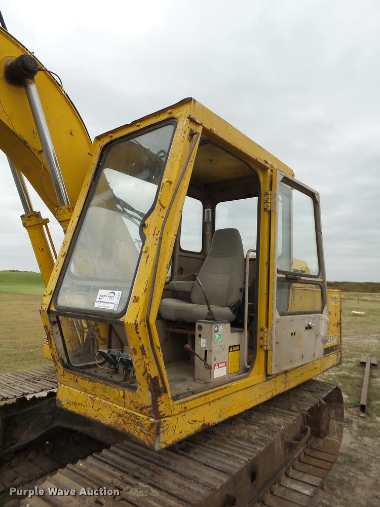 image for item L3257 1985 John Deere 490 excavator