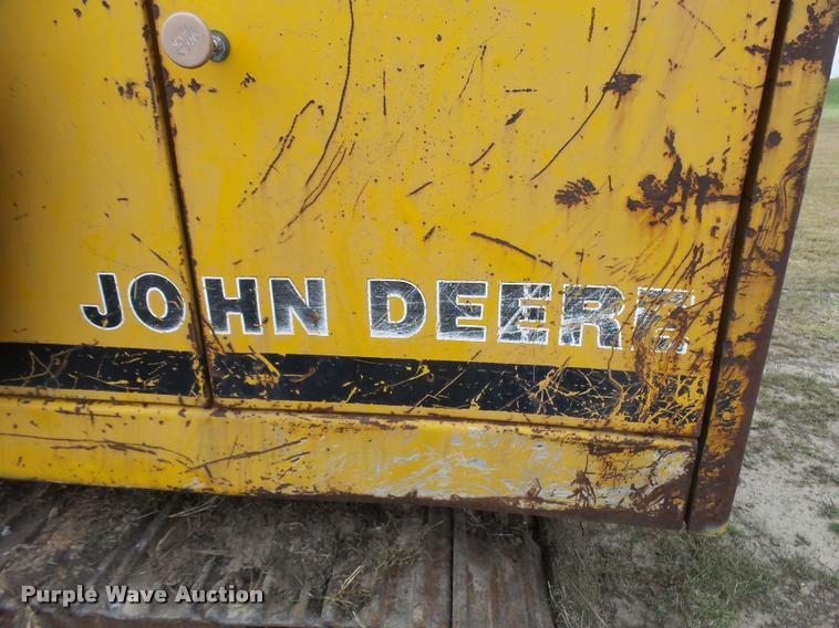 image for item L3257 1985 John Deere 490 excavator