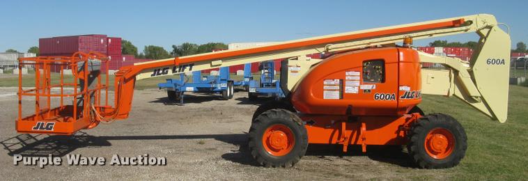 image for item L3891 1999 JLG 600A boom lift