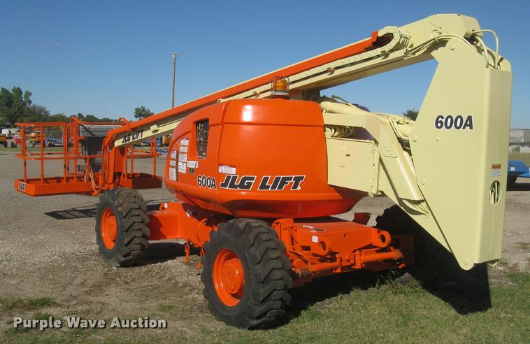 image for item L3891 1999 JLG 600A boom lift