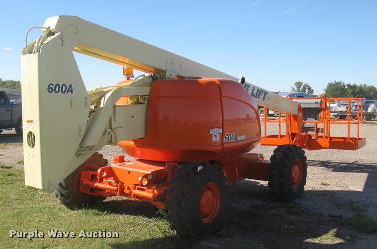 image for item L3891 1999 JLG 600A boom lift