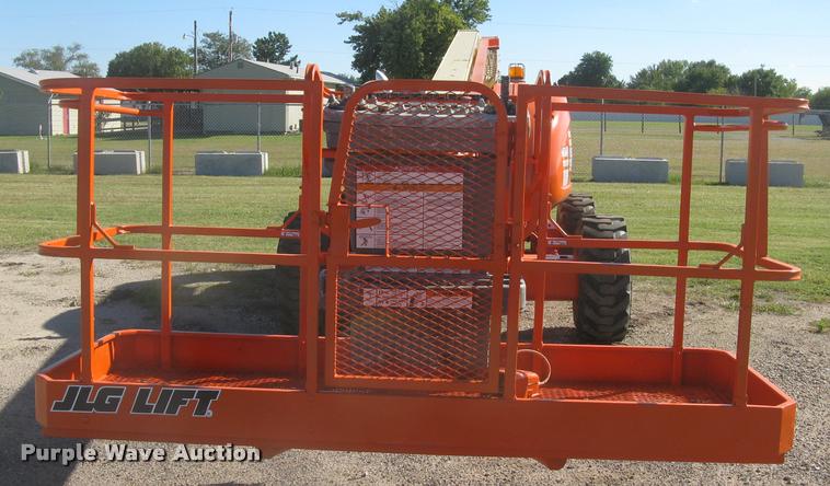image for item L3891 1999 JLG 600A boom lift