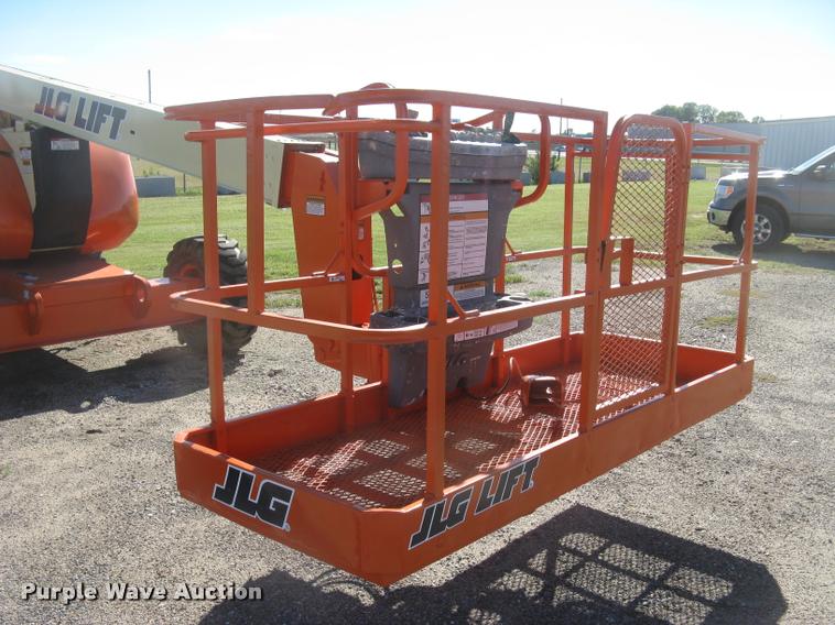 image for item L3891 1999 JLG 600A boom lift
