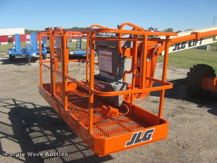 image for item L3891 1999 JLG 600A boom lift
