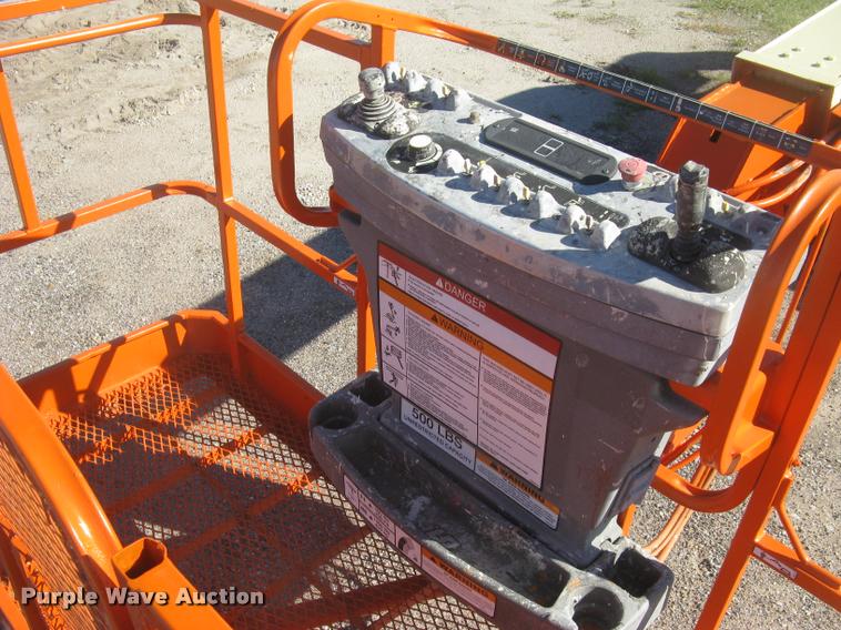 image for item L3891 1999 JLG 600A boom lift