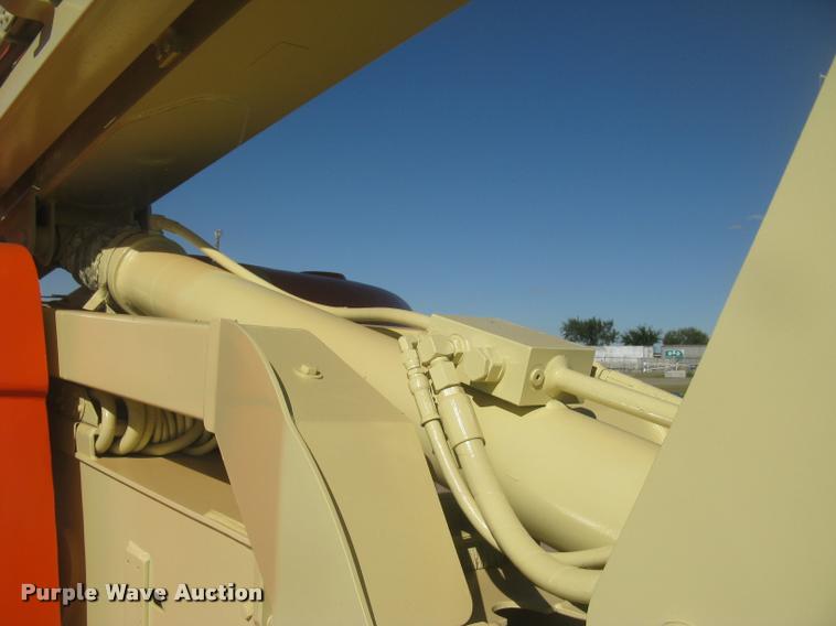 image for item L3891 1999 JLG 600A boom lift