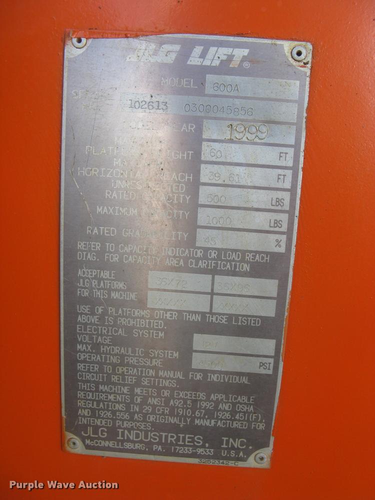 image for item L3891 1999 JLG 600A boom lift