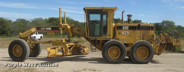 image for item L3892 1996 Caterpillar 140H VHP motor grader