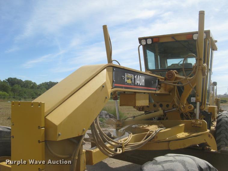 image for item L3892 1996 Caterpillar 140H VHP motor grader