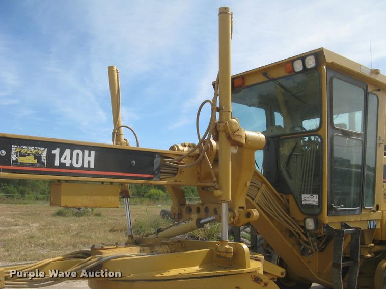 image for item L3892 1996 Caterpillar 140H VHP motor grader