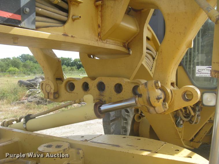 image for item L3892 1996 Caterpillar 140H VHP motor grader