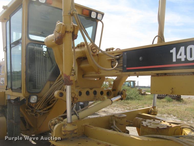 image for item L3892 1996 Caterpillar 140H VHP motor grader