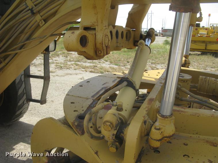 image for item L3892 1996 Caterpillar 140H VHP motor grader
