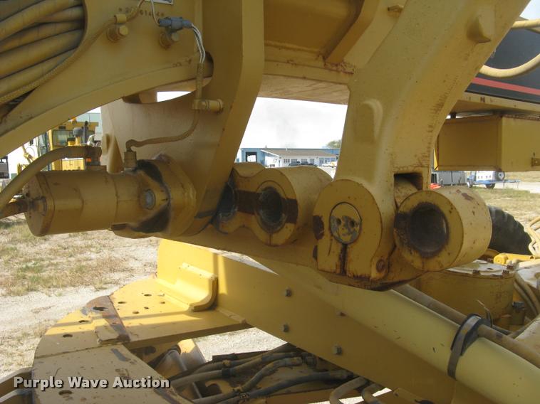 image for item L3892 1996 Caterpillar 140H VHP motor grader
