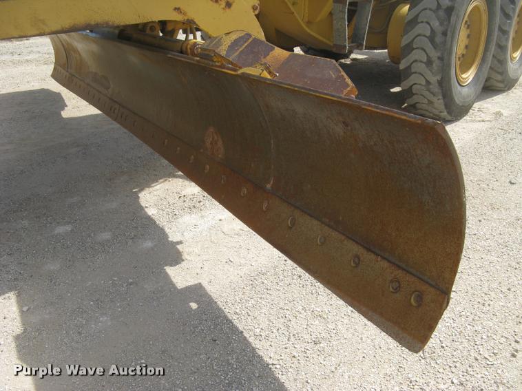 image for item L3892 1996 Caterpillar 140H VHP motor grader