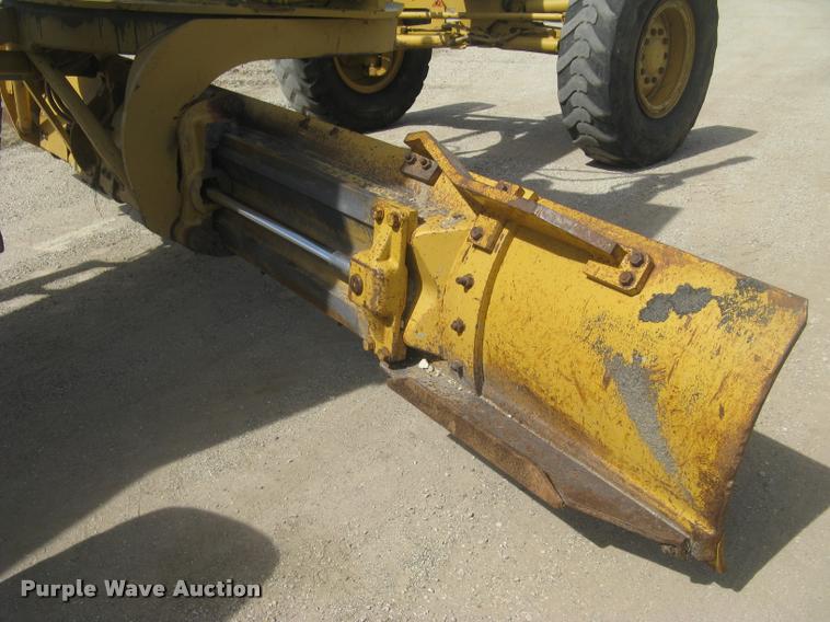 image for item L3892 1996 Caterpillar 140H VHP motor grader