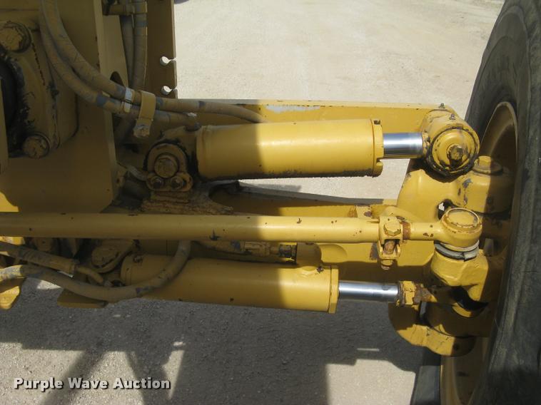 image for item L3892 1996 Caterpillar 140H VHP motor grader