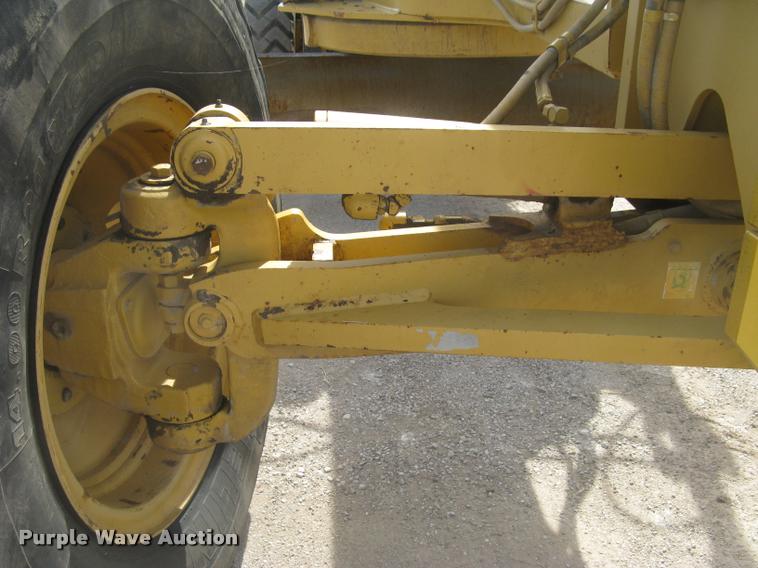 image for item L3892 1996 Caterpillar 140H VHP motor grader