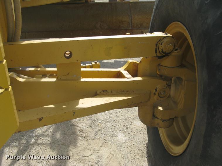 image for item L3892 1996 Caterpillar 140H VHP motor grader