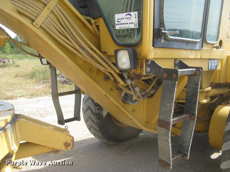 image for item L3892 1996 Caterpillar 140H VHP motor grader