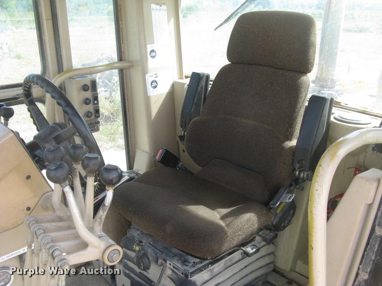 image for item L3892 1996 Caterpillar 140H VHP motor grader