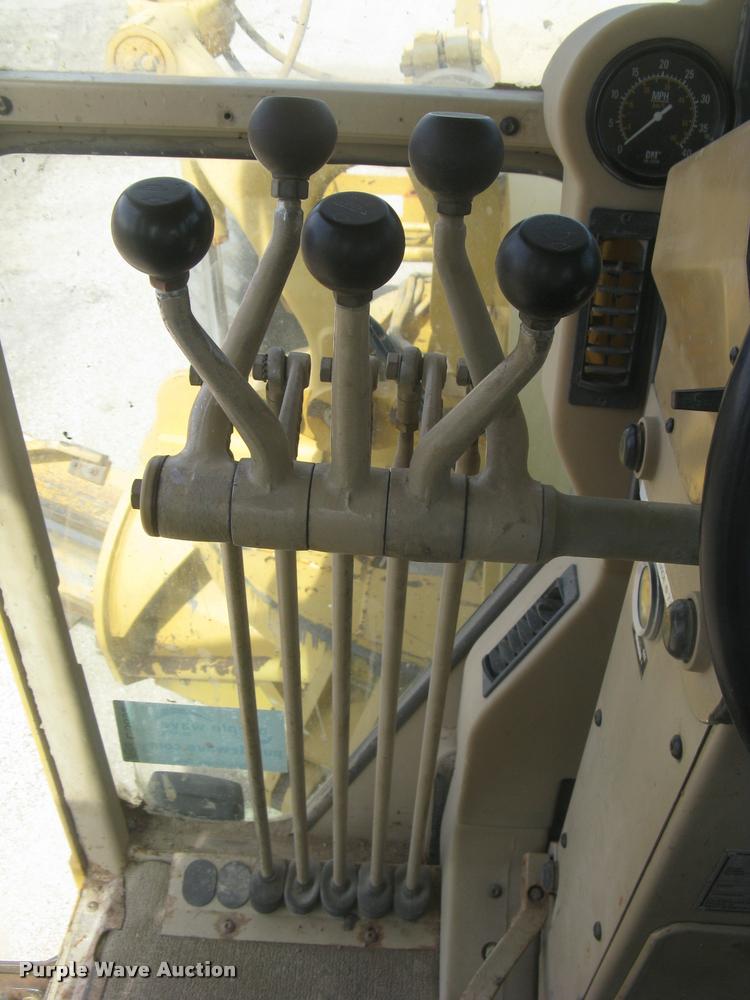 image for item L3892 1996 Caterpillar 140H VHP motor grader