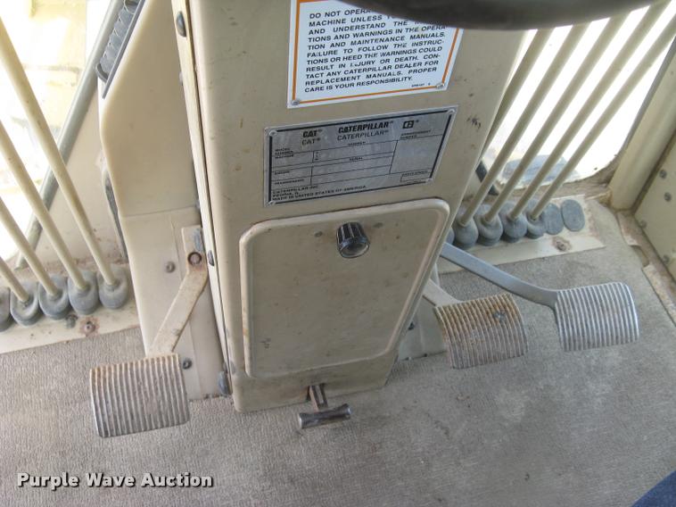 image for item L3892 1996 Caterpillar 140H VHP motor grader