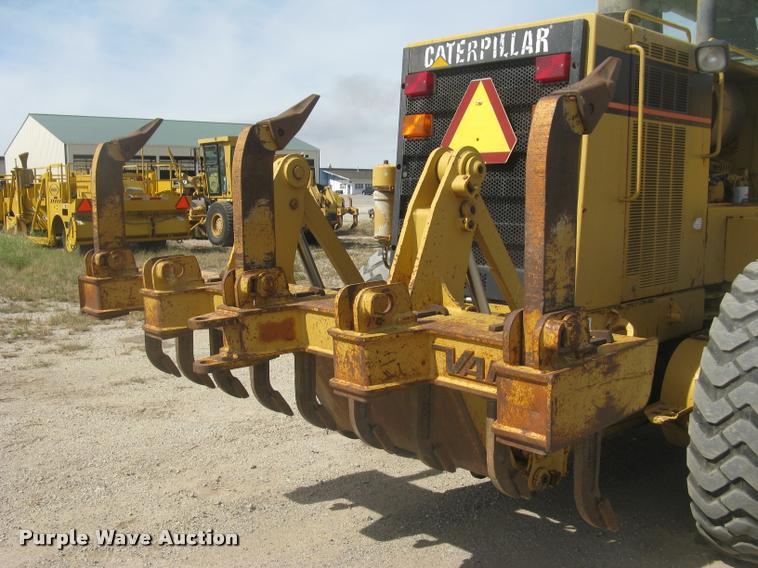 image for item L3892 1996 Caterpillar 140H VHP motor grader