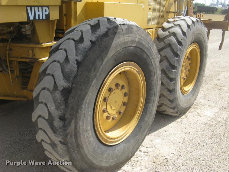 image for item L3892 1996 Caterpillar 140H VHP motor grader