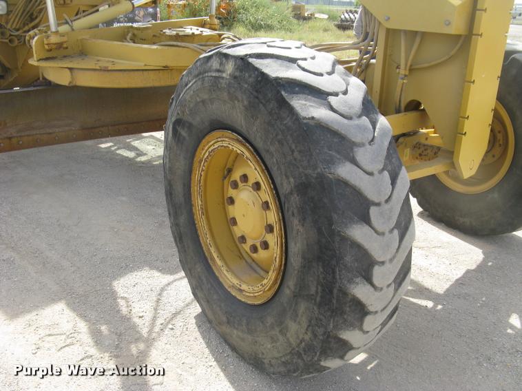 image for item L3892 1996 Caterpillar 140H VHP motor grader