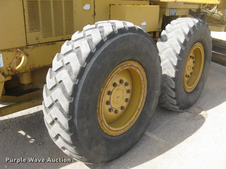 image for item L3892 1996 Caterpillar 140H VHP motor grader