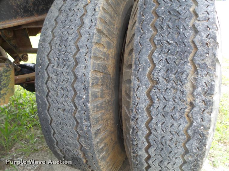 image for item L4003 1986 Brooks Brothers equipment trailer