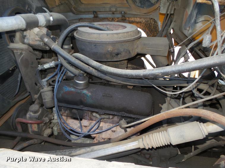 image for item L4044 1979 Ford 800 dump truck